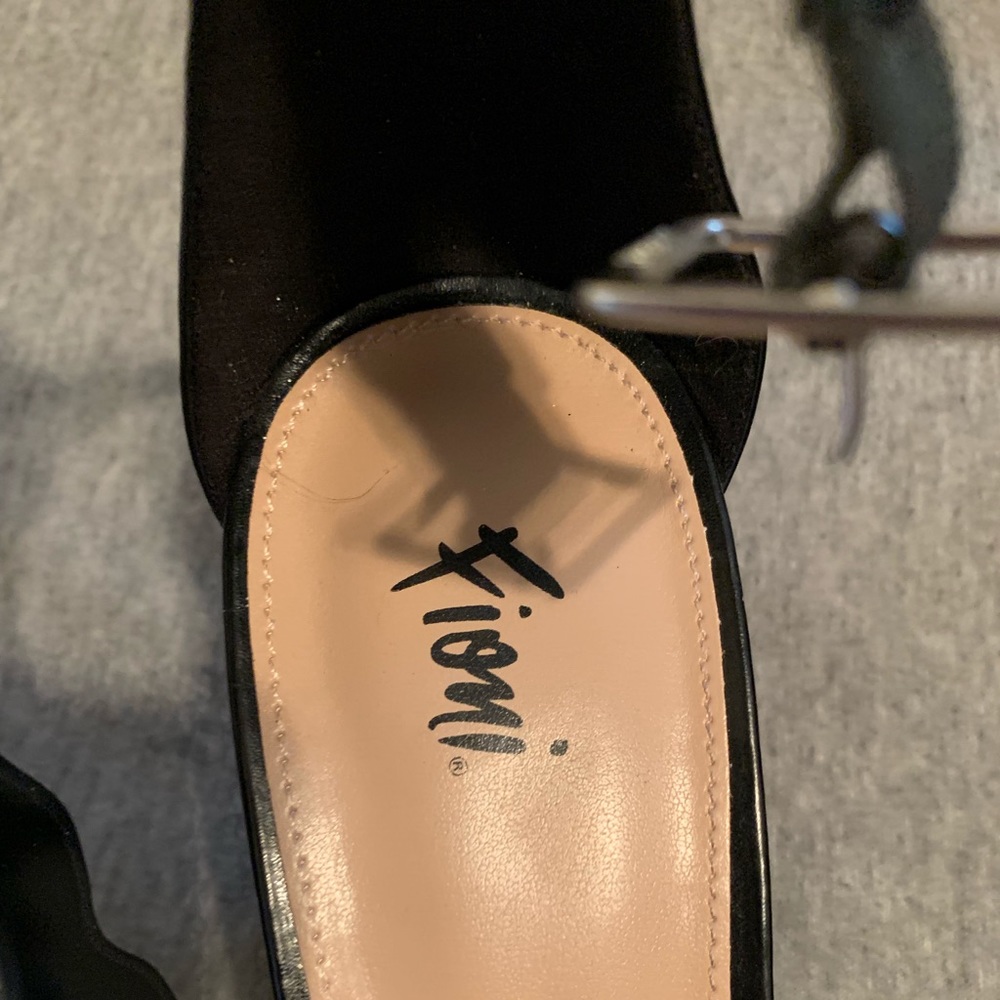 Open toe heels - Picture 2 of 3